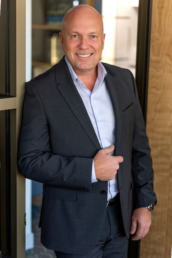 Serge Taillon, courtier en assurance de dommages, copropriétaire et directeur général